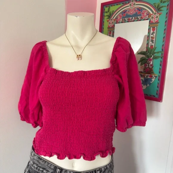 Universal Thread Fuchsia Pink Ruched Puff Sleeve Crop Top - Picture 2 of 6